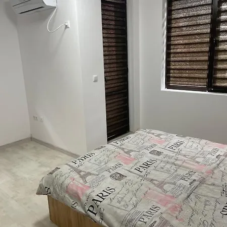 شقة New Lazur Lux Near Beach With Free Parking *