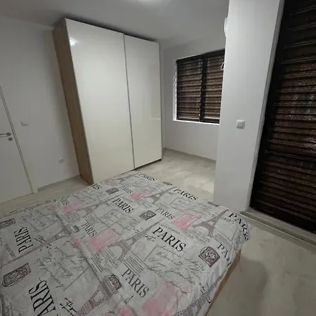شقة New Lazur Lux Near Beach With Free Parking